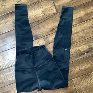 Alo Yoga High-Waist Camo Vapor Legging Black Camouflage / XS